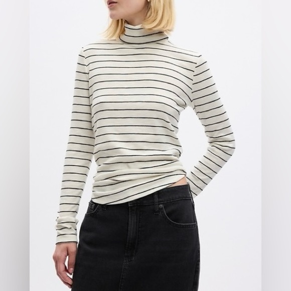 GAP Essential Rib Turtleneck | Black and White Stripes | L - Picture 1 of 8
